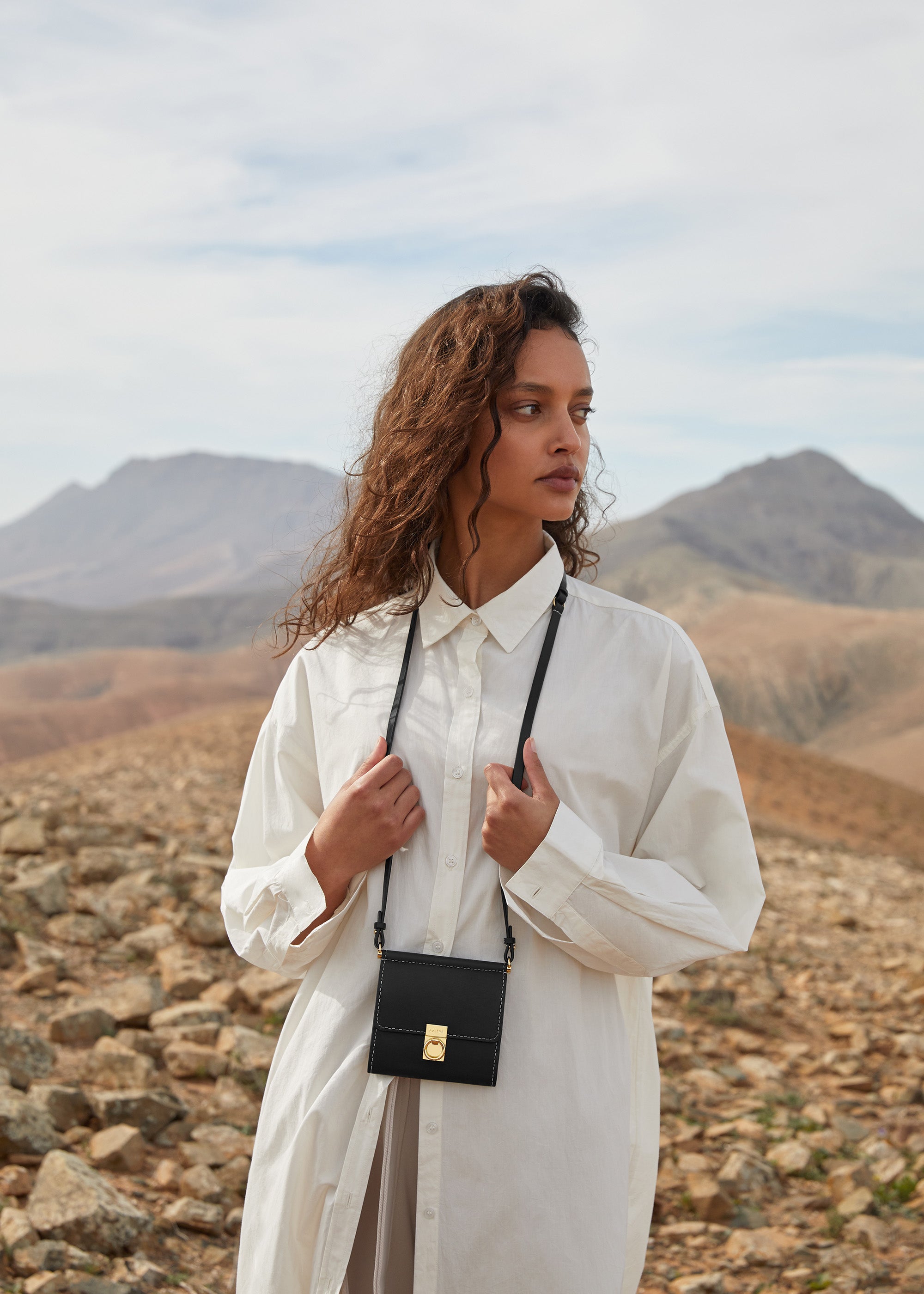 Numéro Sept Crossbody Wallet - Smooth Black